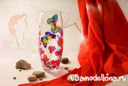 Как декорировать вазу с помощью витражной росписи