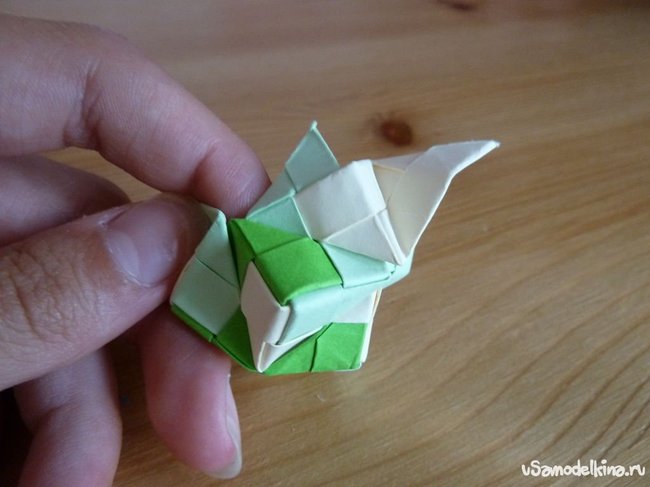 Декоративная оригами-подвеска (форма - звёздчатый восьмигранник)