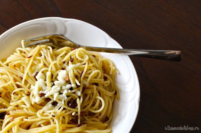Спагетти в масляно-чесночной заправке