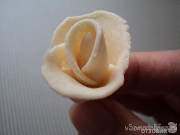 Розы из марципана - украшение для торта своими руками
