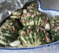 Запеченный картофель, фаршированный грибами и зеленью