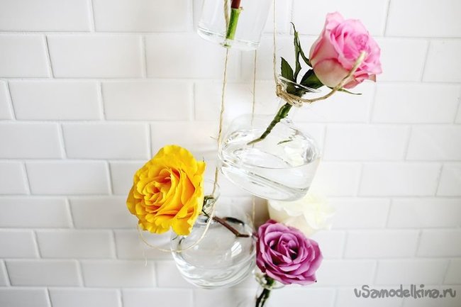 Висячие вазы с живыми цветами