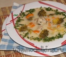 Сырный суп с брокколи и фрикадельками