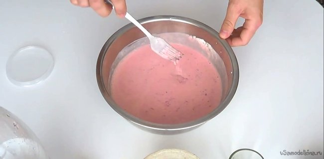 Приготовление клубничного мороженого своими руками