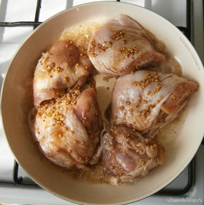 Куриные бедра в маринаде с французской горчицей