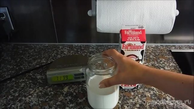 Как сделать домашнее сливочное масло за 3 минуты