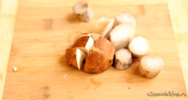 Тушёные грибы в сметане