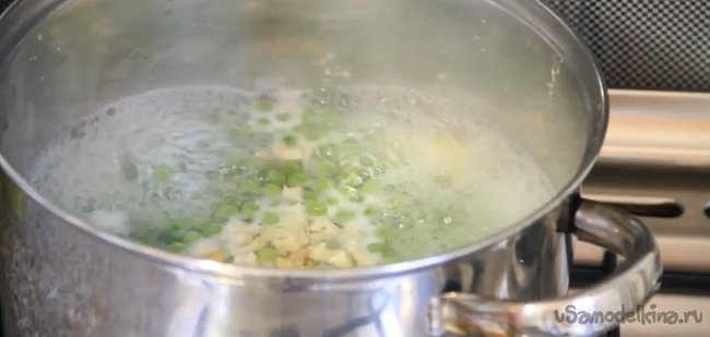 Суп-пюре из зелёного горошка