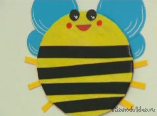 Украшение «Толстая пчела» для детской комнаты