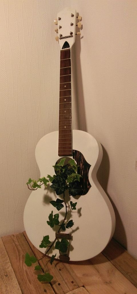 Цветок в гитаре своими руками
