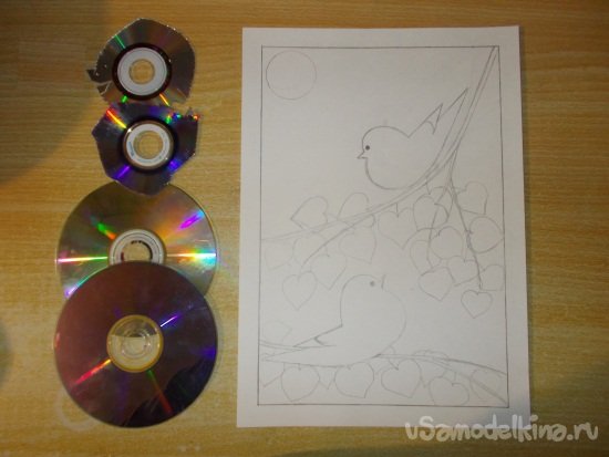 Мозаичное панно из компакт-дисков «Голуби»