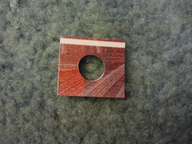 Оригинальное кольцо из пластиковых карт