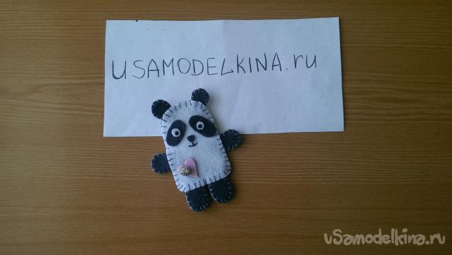 Брошь-маскировка «Панда» из фетра
