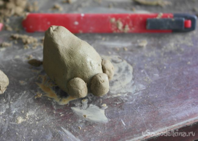 Шкатулка в виде верблюжонка из глины
