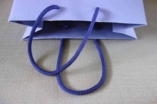 Браслет «Узел» из декоративных шнуров