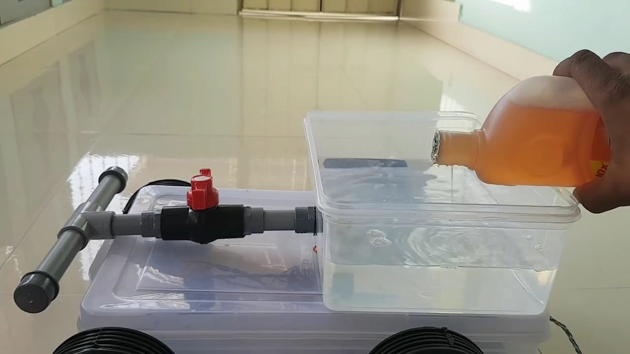 Как сделать «робота» уборщика своими руками