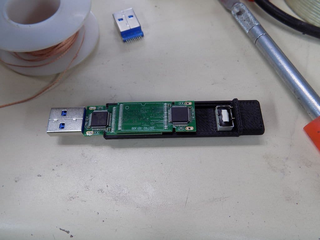 Двойная USB флешка с секретом
