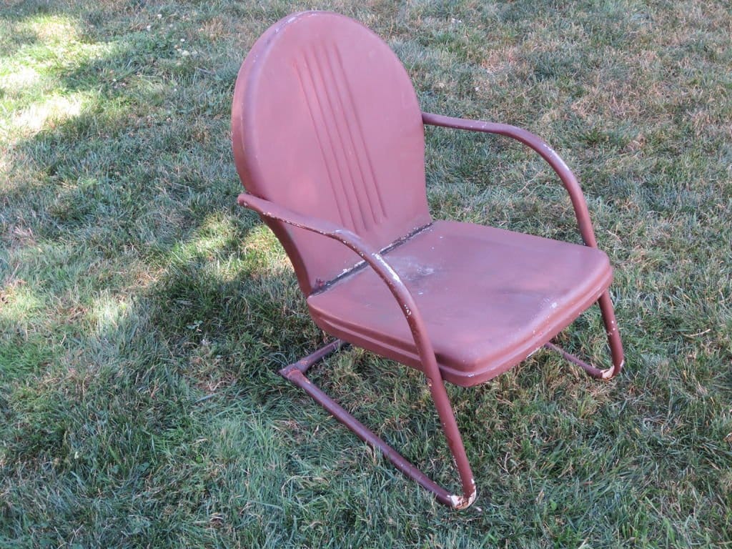 Новая жизнь старого садового стульчика