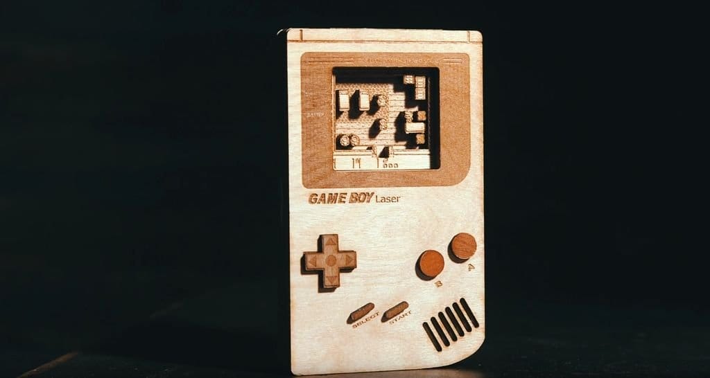 Фанерный Game Boy