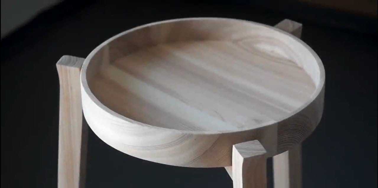 Оригинальный кофейный столик из дерева