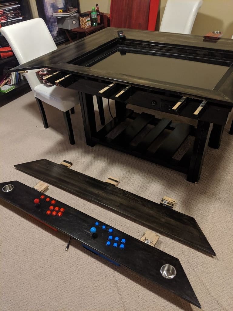 Многоцелевой игровой стол со встроенной ТВ-панелью