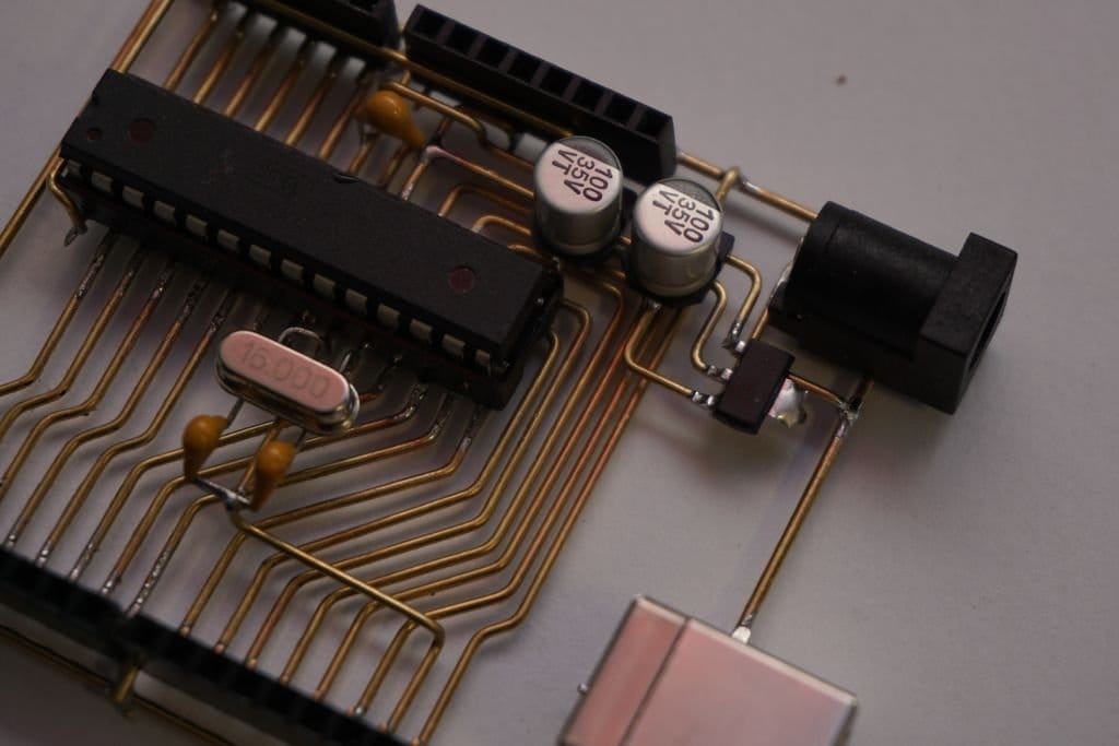 Собираем Arduino UNO своими руками