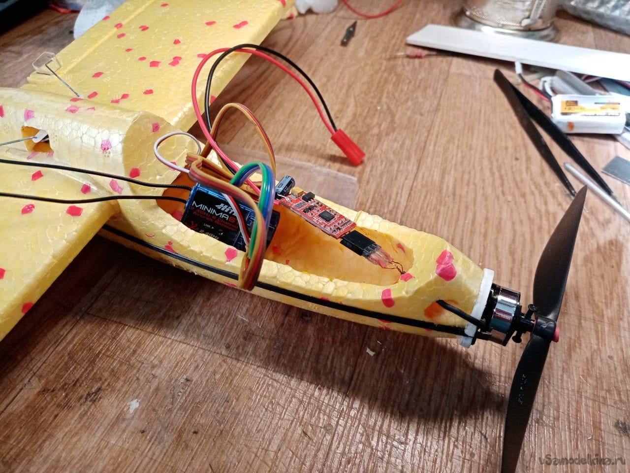 Изготовление летающего аппарата из детского планера