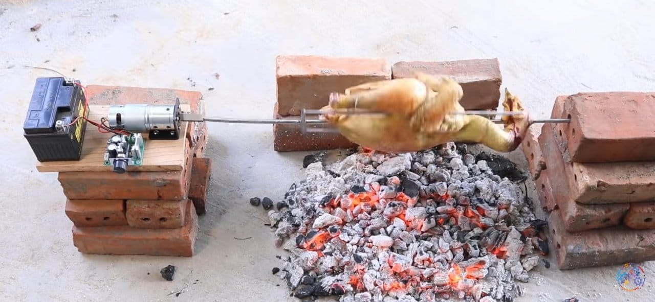 Машина для приготовления «курицы гриль» на углях своими руками