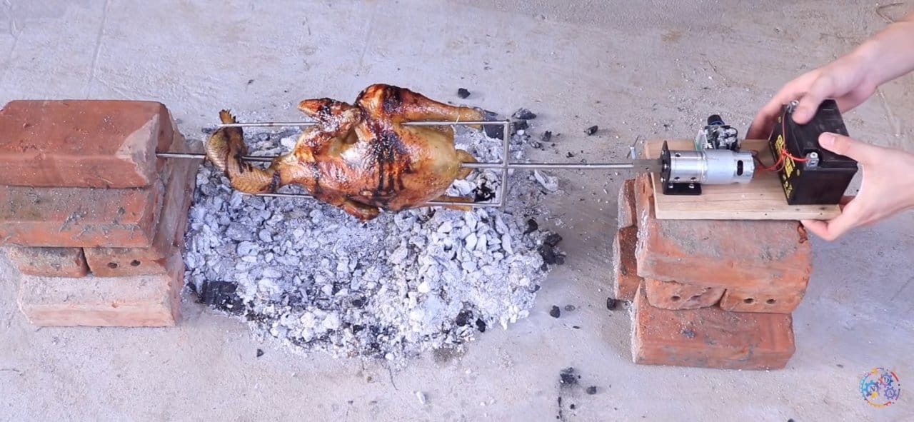 Машина для приготовления «курицы гриль» на углях своими руками