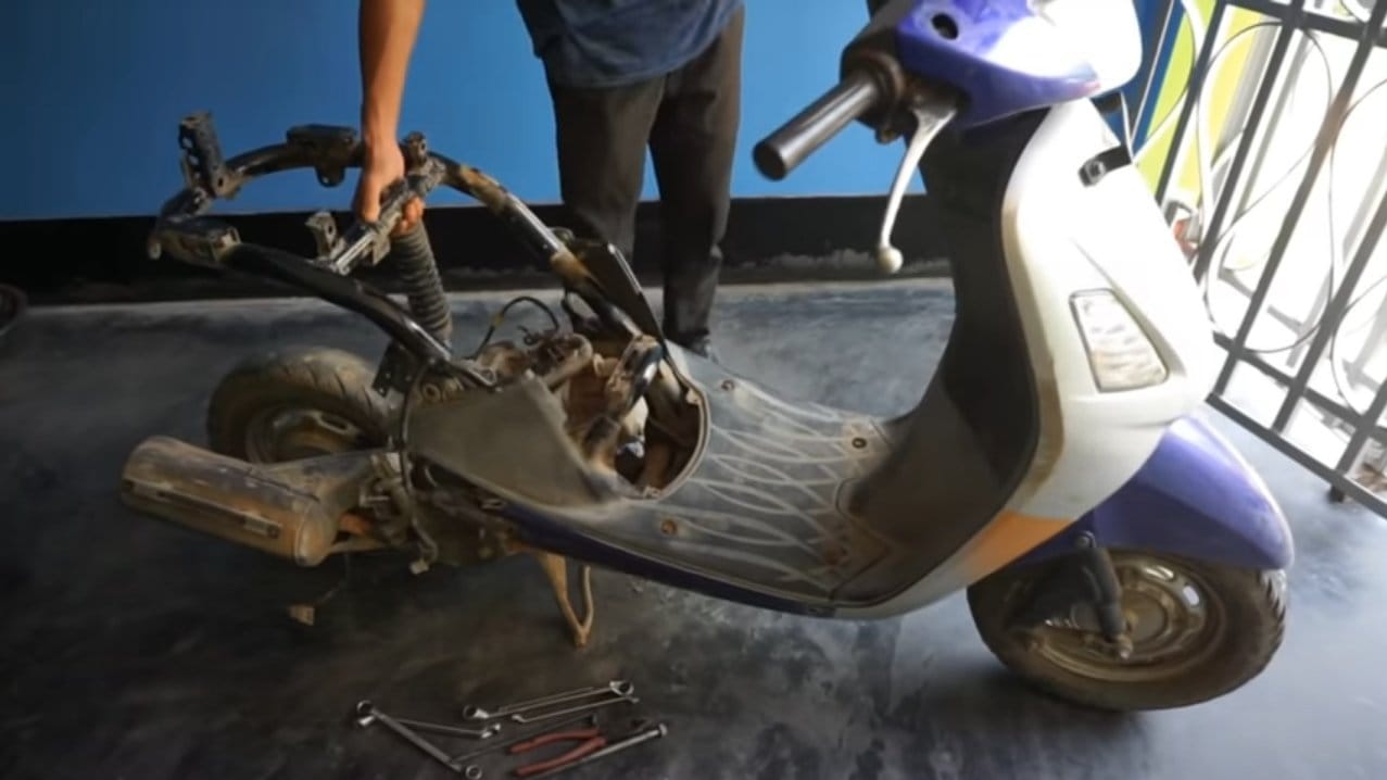 Как установить электромотор на скутер