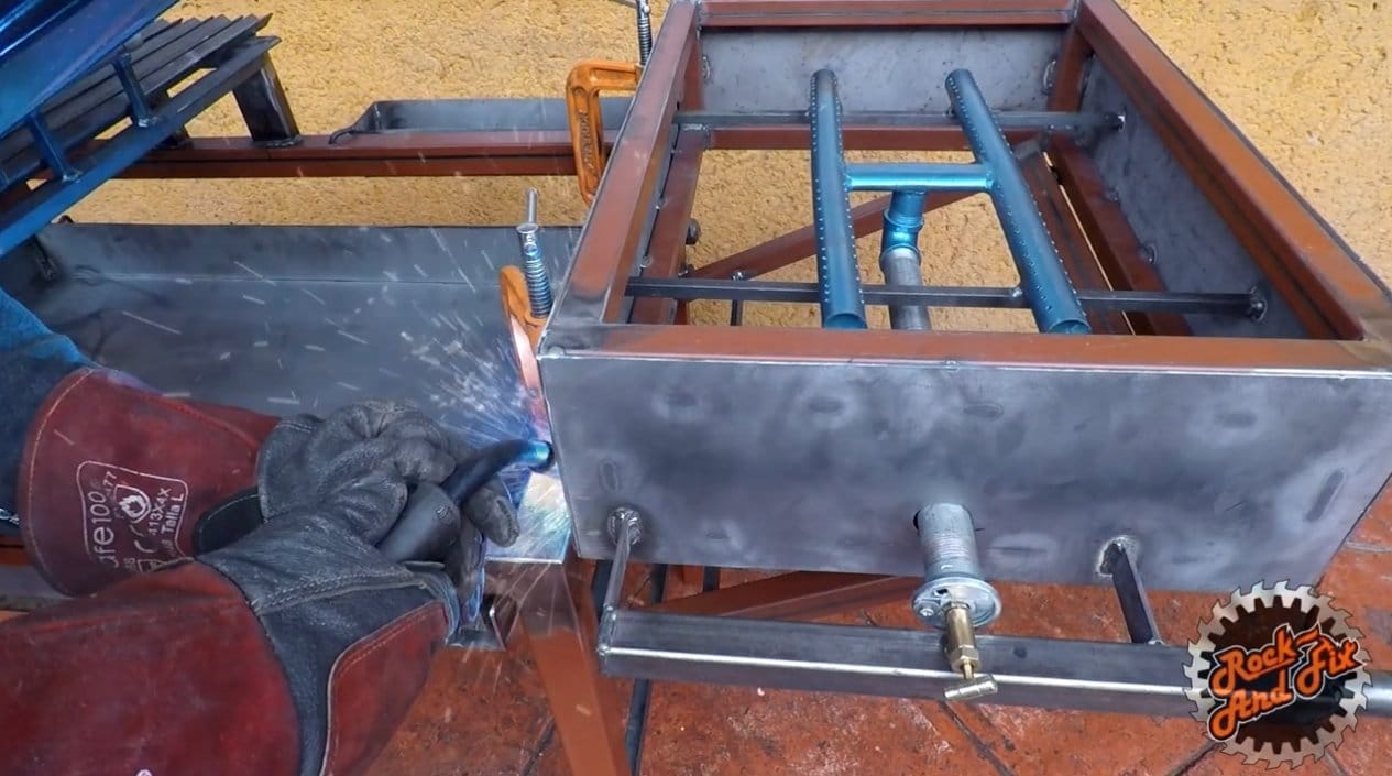 Гриль/мангал с электрическим приводом (уголь/газ)
