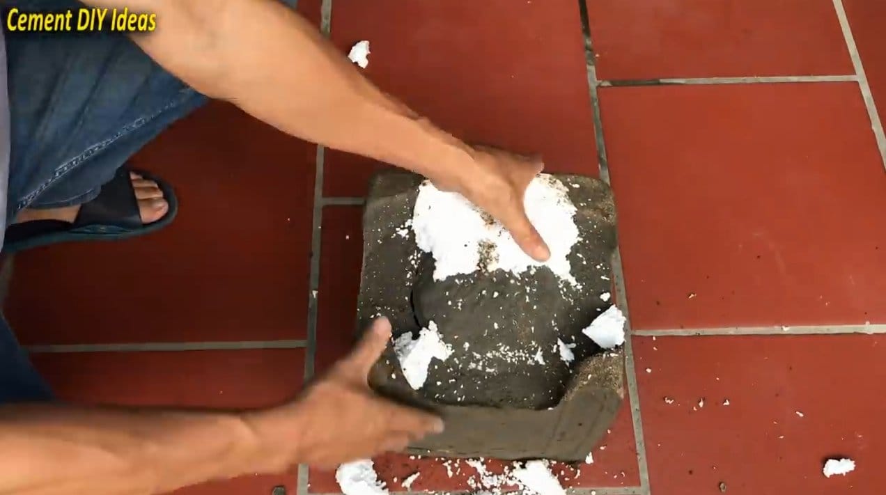 Мини-печь из картонной коробки и бетона