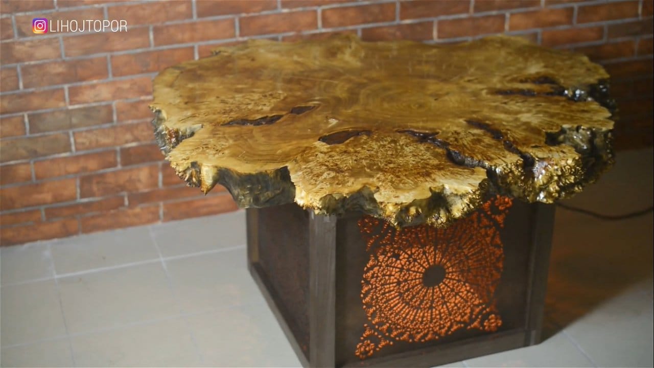 Стол-ночник из огромного спила
