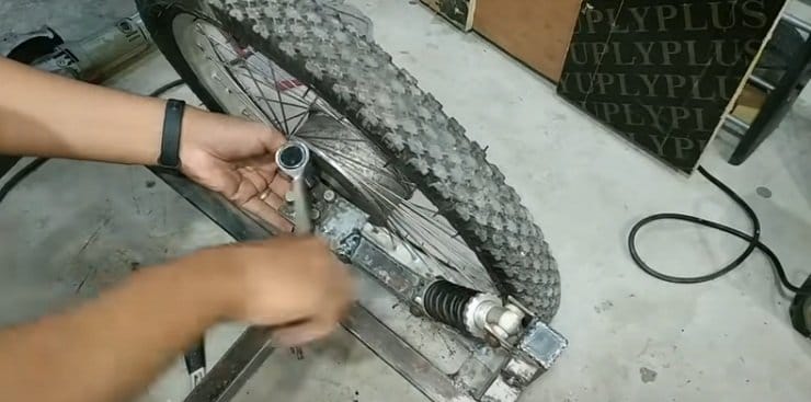 Моторизированный прицеп для велосипеда
