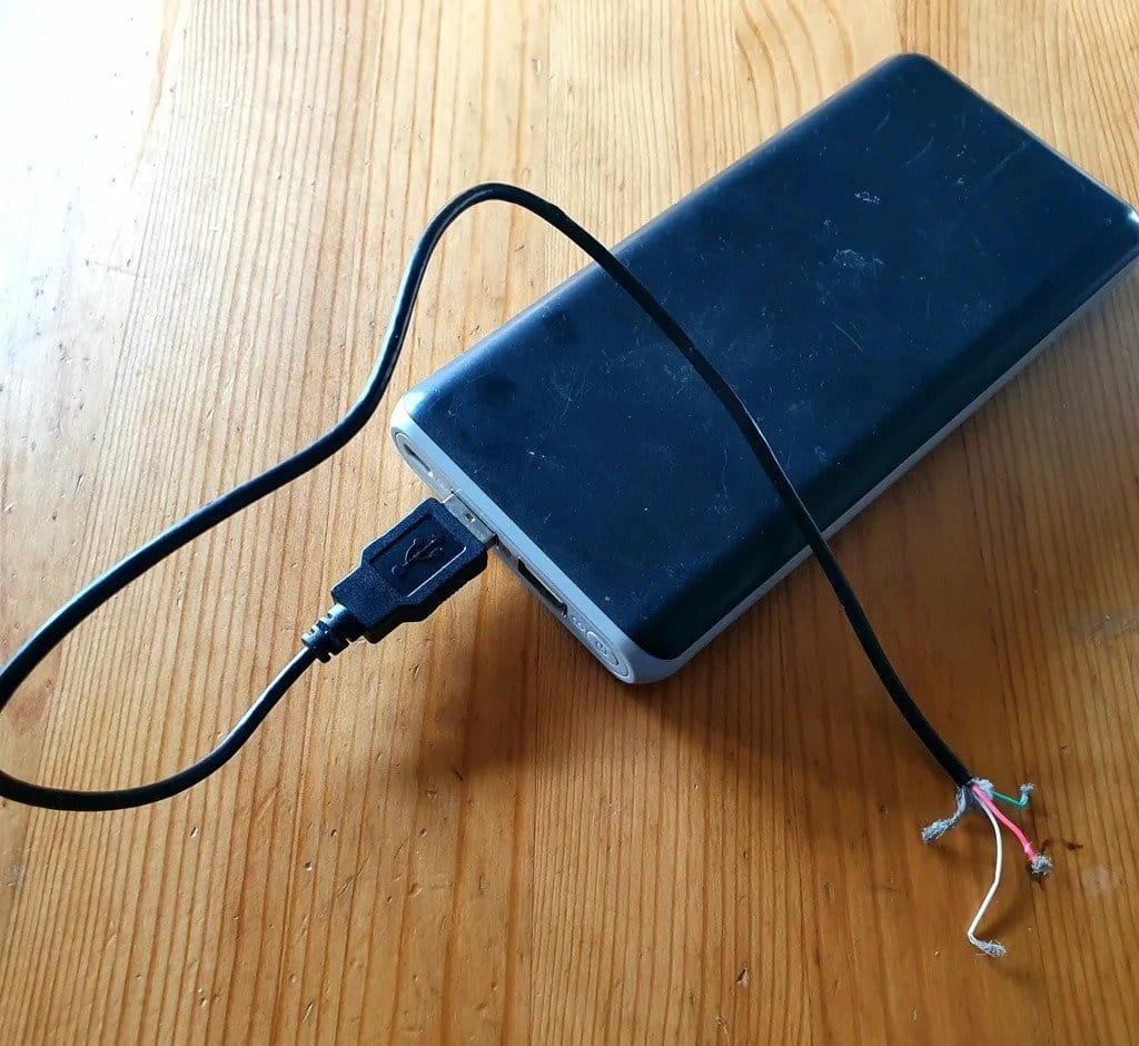 Самодельный аккумулятор из консервной банки и примеры его практического применения