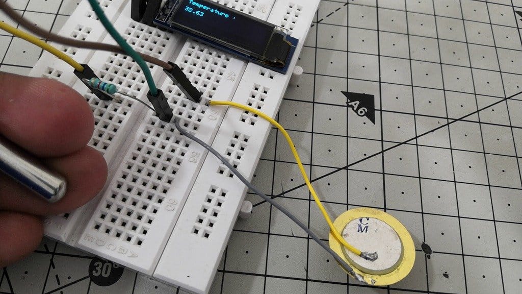 Контактный цифровой термометр на базе датчика DS18B20