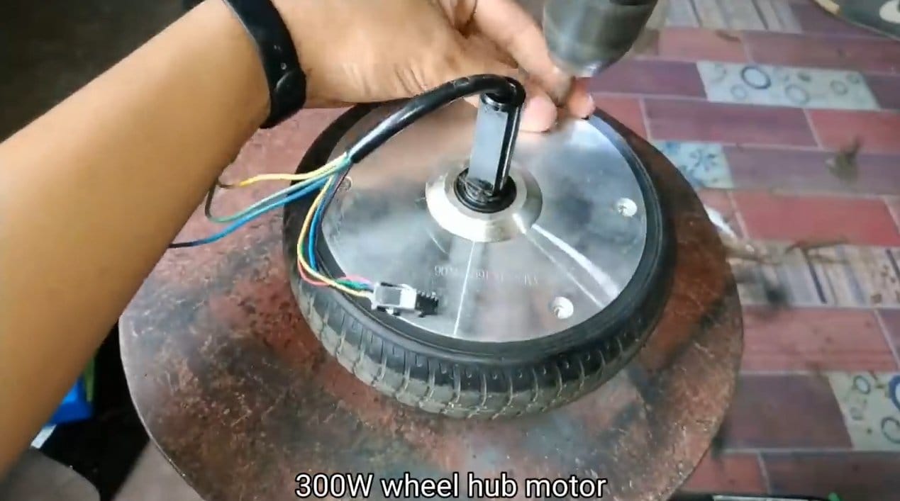 Электро-самокат с мотором от гироскутера