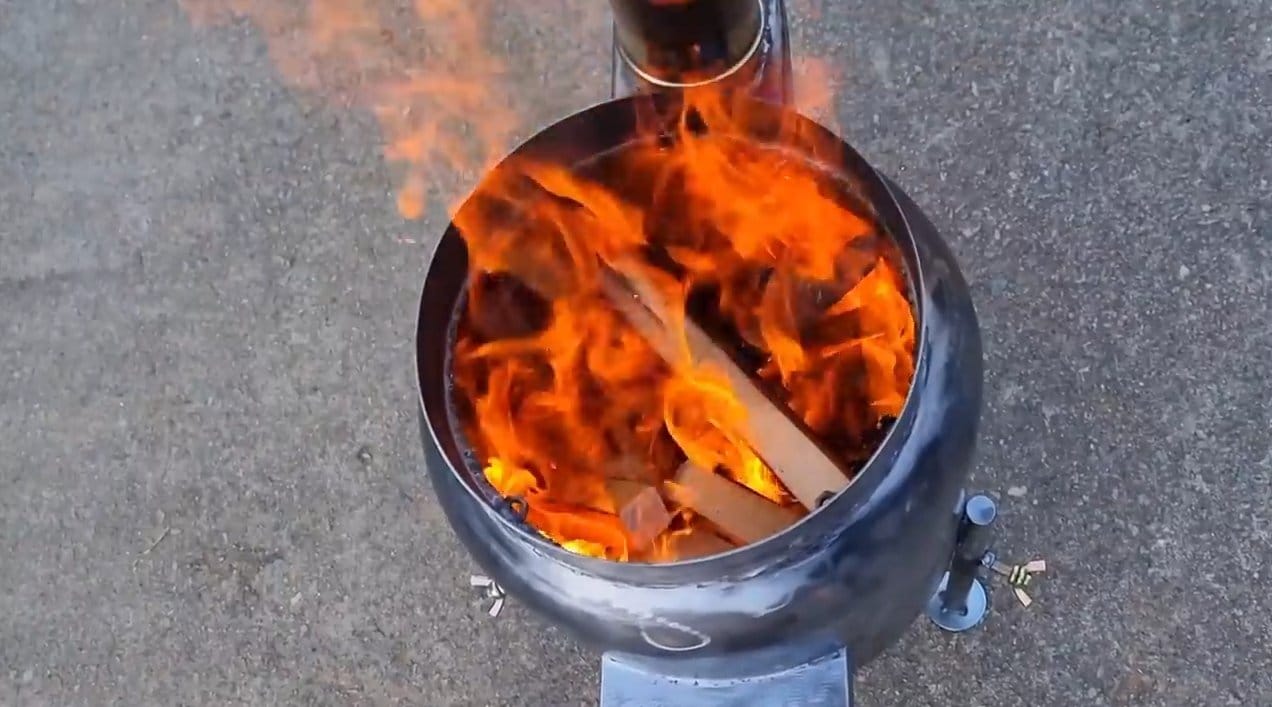 Маленькая печь для готовки из фреонового баллона (гриль и плита)