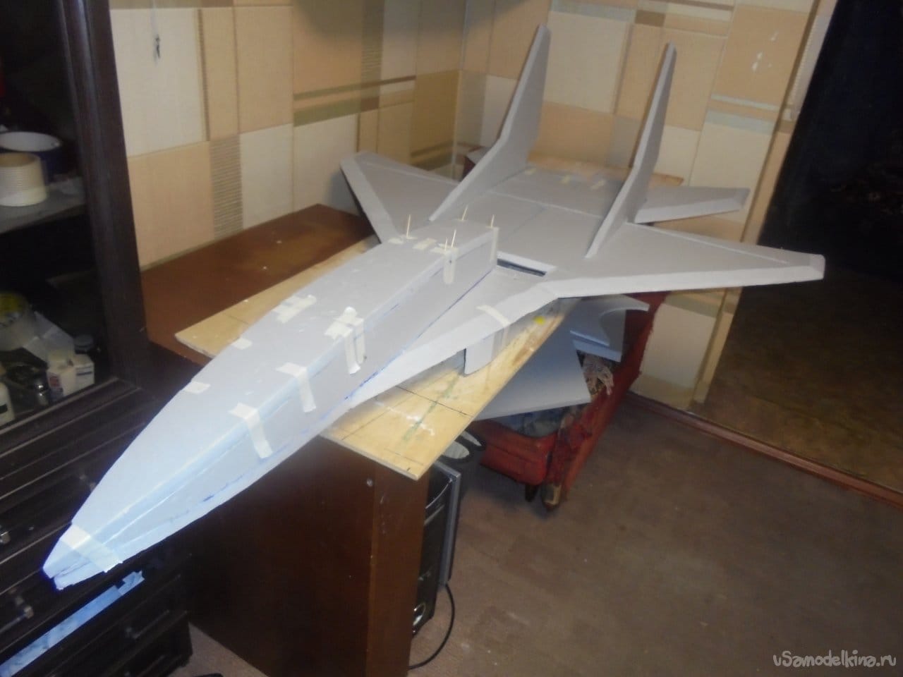 Экспериментальная авиамодель «Барс» СВ - 180 из листового утеплителя
