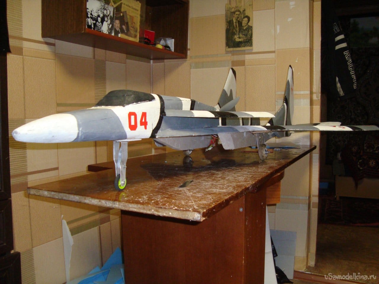 Экспериментальная авиамодель «Барс» СВ - 180 из листового утеплителя