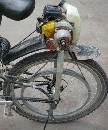 Как приспособить двигатель от бензопилы к велосипеду