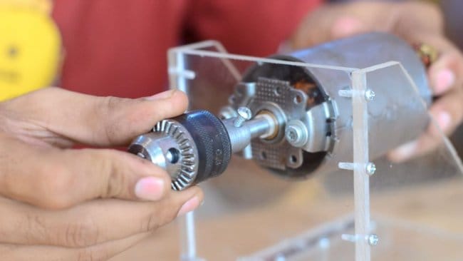 Прозрачный миниатюрный токарный станок своими руками