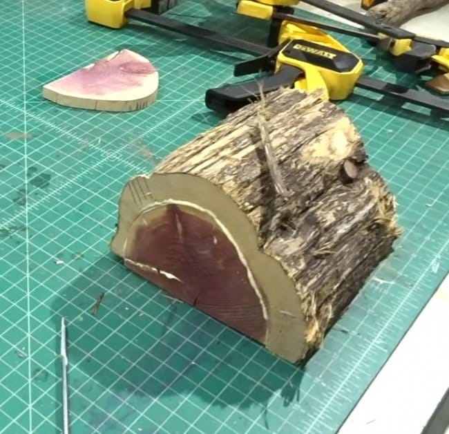 Шкатулка из ствола дерева