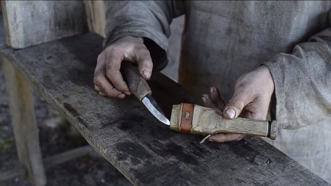 Видео как сделать из дерева нож