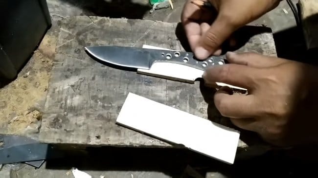Шейный нож для повседневных задач