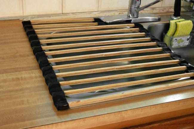 Складная решетка на мойку для сушки посуды