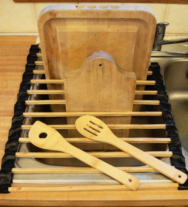 Складная решетка на мойку для сушки посуды