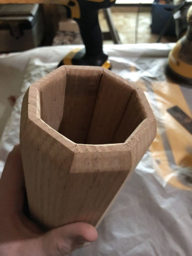 Обычная деревянная кружка