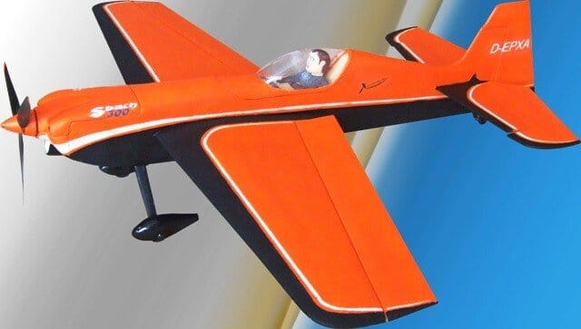 Авиамодель «НЕБЕСНЫЙ ХИЩНИК» - SBACH300 из потолочки
