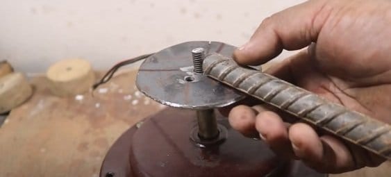Electronic dependence - homemade mini hydroelectric power plants